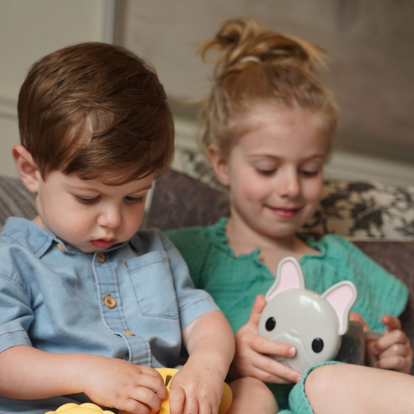 melii Grey & Pink Snack Container for Kids - Bulldog Design Mess Free, Adaptable, and Easy to Hold with Removable Finger Trap - Perfect for Independent Snacking, Travel - BPA Free and Dishwasher Safe