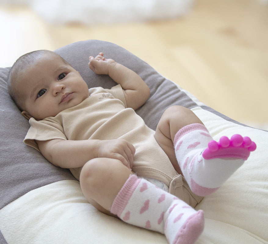 عضاضة بيبي جيم على شكل جورب، من 3 إلى 12 شهرًا