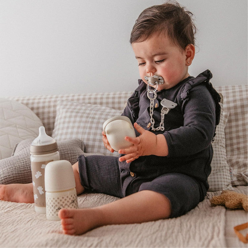Suavinex, Newborn Baby Bottle Set, Gift Pack with: 2 x 270 ml Medium Flow + 2 x 150 ml Slow Flow + Pacifier 0 to 6 Months, Physiological SX Pro Silicone Teats, 5 Pcs, +0M, Wild&Free Beige
